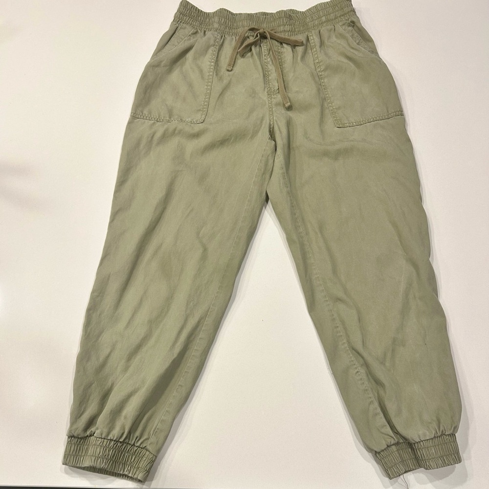 A New Day green Jogger Pants size medium